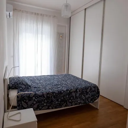 Dimora Santacroce 3* نابولي